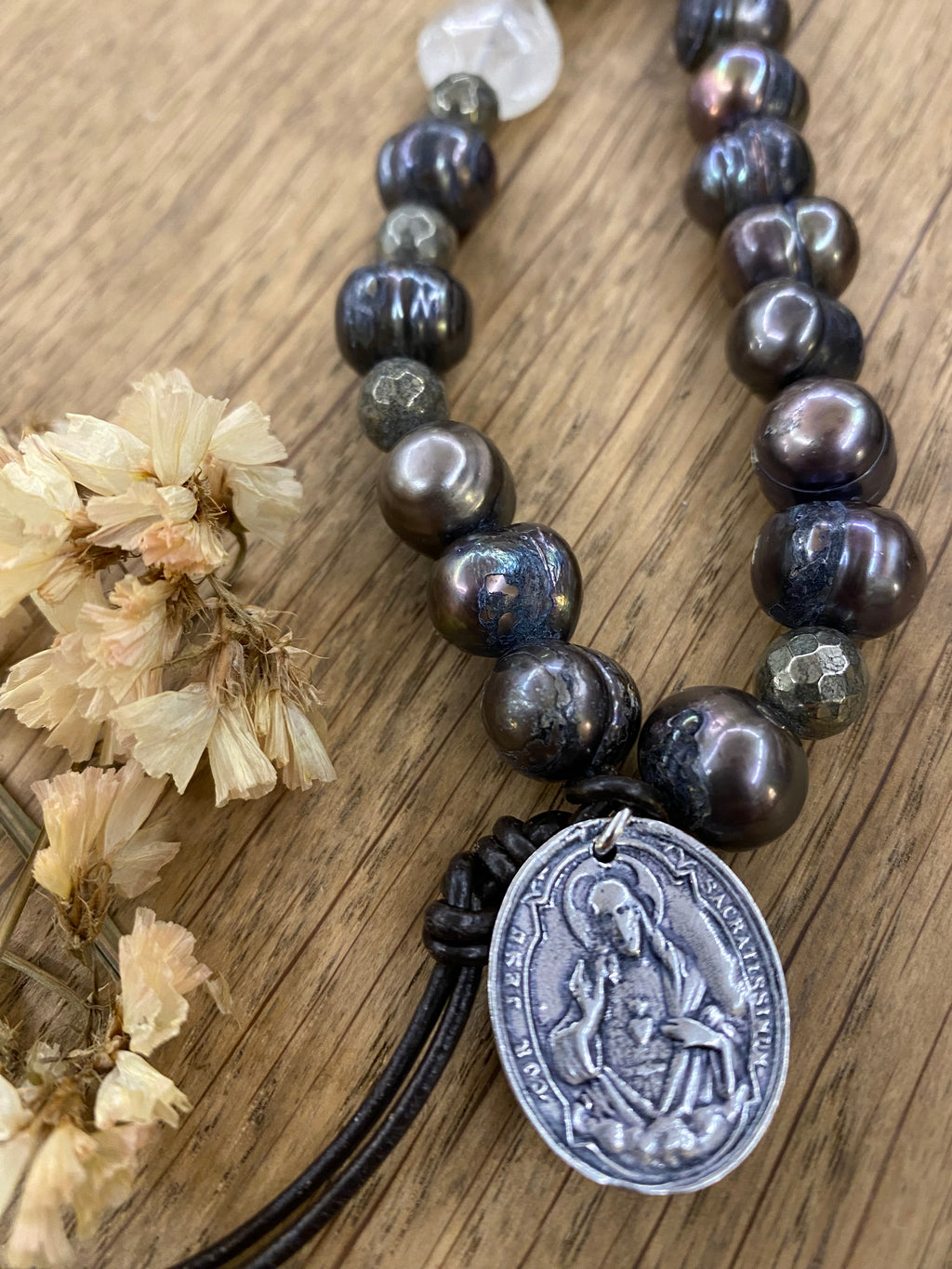 Lalupa Sacred Necklace - Noir Mystique